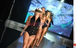 Pokazy Miami Swim Week 2021