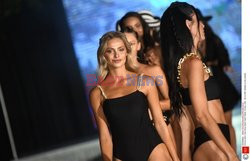 Pokazy Miami Swim Week 2021