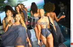 Pokazy Miami Swim Week 2021