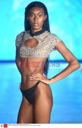 Pokazy Miami Swim Week 2021