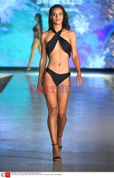 Pokazy Miami Swim Week 2021