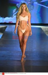 Pokazy Miami Swim Week 2021