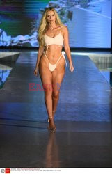 Pokazy Miami Swim Week 2021