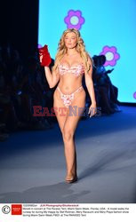 Pokazy Miami Swim Week 2021