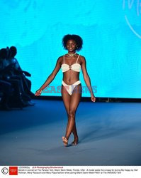 Pokazy Miami Swim Week 2021