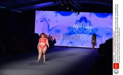 Pokazy Miami Swim Week 2021