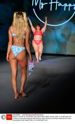 Pokazy Miami Swim Week 2021