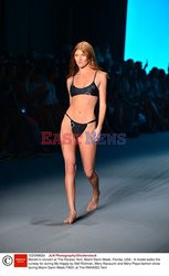 Pokazy Miami Swim Week 2021