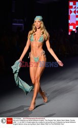 Pokazy Miami Swim Week 2021