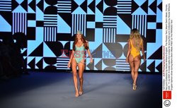 Pokazy Miami Swim Week 2021