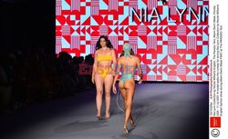 Pokazy Miami Swim Week 2021