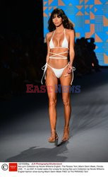 Pokazy Miami Swim Week 2021