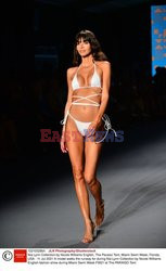 Pokazy Miami Swim Week 2021