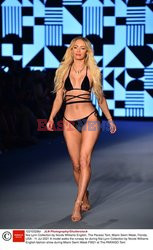 Pokazy Miami Swim Week 2021