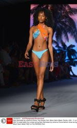 Pokazy Miami Swim Week 2021