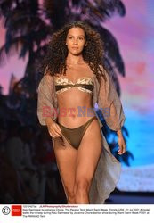 Pokazy Miami Swim Week 2021