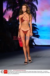 Pokazy Miami Swim Week 2021