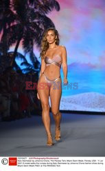 Pokazy Miami Swim Week 2021