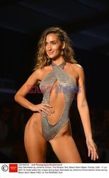 Pokazy Miami Swim Week 2021