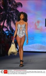 Pokazy Miami Swim Week 2021