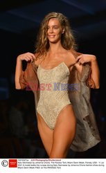 Pokazy Miami Swim Week 2021