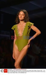 Pokazy Miami Swim Week 2021