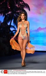 Pokazy Miami Swim Week 2021