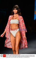 Pokazy Miami Swim Week 2021