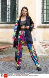 Street fashion na pokazach Feeric Fashion Week 2021 w Transylwanii