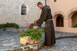 Życie codzienne w klasztorze franciszkanów z Fonte Colombo - Nur Photo