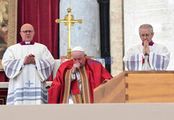 Pogrzeb papieża emeryta Benedykta XVI na placu św. Piotra w Rzymie