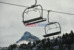 Pozamykane kurorty narciarskie we Francji - AFP