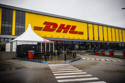 Sortownia firmy kurierskiej DHL w Holandii