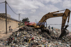 Zatoka Hann w Senegalu zamieniona w wysypisko - AFP