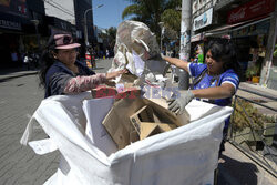 Cartoneros z Buenos Aires - AFP