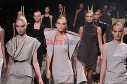 Paris Fashion Week - pokazy