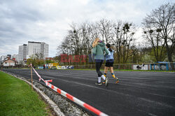 Ukraińska 12-latka po stracie nóg w rosyjskim ataku, przygotowuje się do maratonu