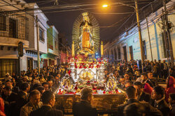 Festiwal i parada Matki Bożej z Guadalupe w Gwatemali