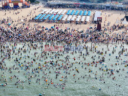 Tłumy na plaży w Chinach