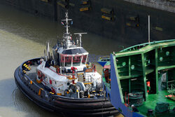 Transport przez Kanał Panamski - AFP