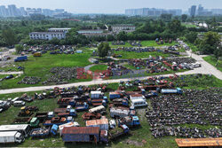 Cmentarzysko aut i skuterów w Nanjing