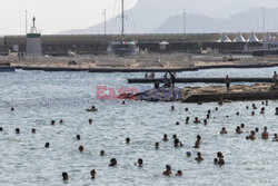 Ostatni weekend sierpnia na plażach w Cannes