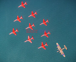 Red Arrows nad wodospadem Niagara