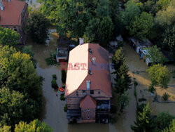 Fala kulminacyjna przechodzi przez Oławę