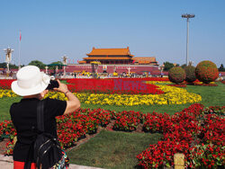 Dekoracje z kwiatów na placu Tian’anmen