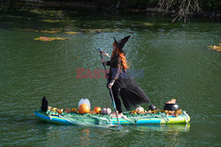 Halloweenowy spływ na Spring Lake w New Jersey