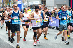 Colin Farrell biegnie w maratonie z przyjaciółką chorą na pęcherzowe oddzielanie się naskórka