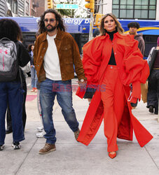 Heidi Klum w czerwonej stylizacji pod Empire State Building