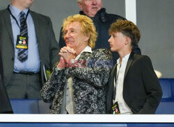 Rod Stewart z synem na meczu Celtic vs Aberdeen