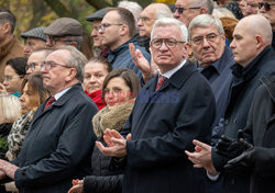 Odsłonięto nowy pomnik Wypędzonych Wielkopolan